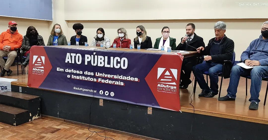 Manifesto das universidades públicas, institutos federais, entidades científicas, profissionais, sindicais e estudantis gaúchas à sociedade brasileira - Cortes do orçamento para Educação e Ciência