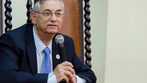 Professor Daltro Nunes recebe o título de Emérito